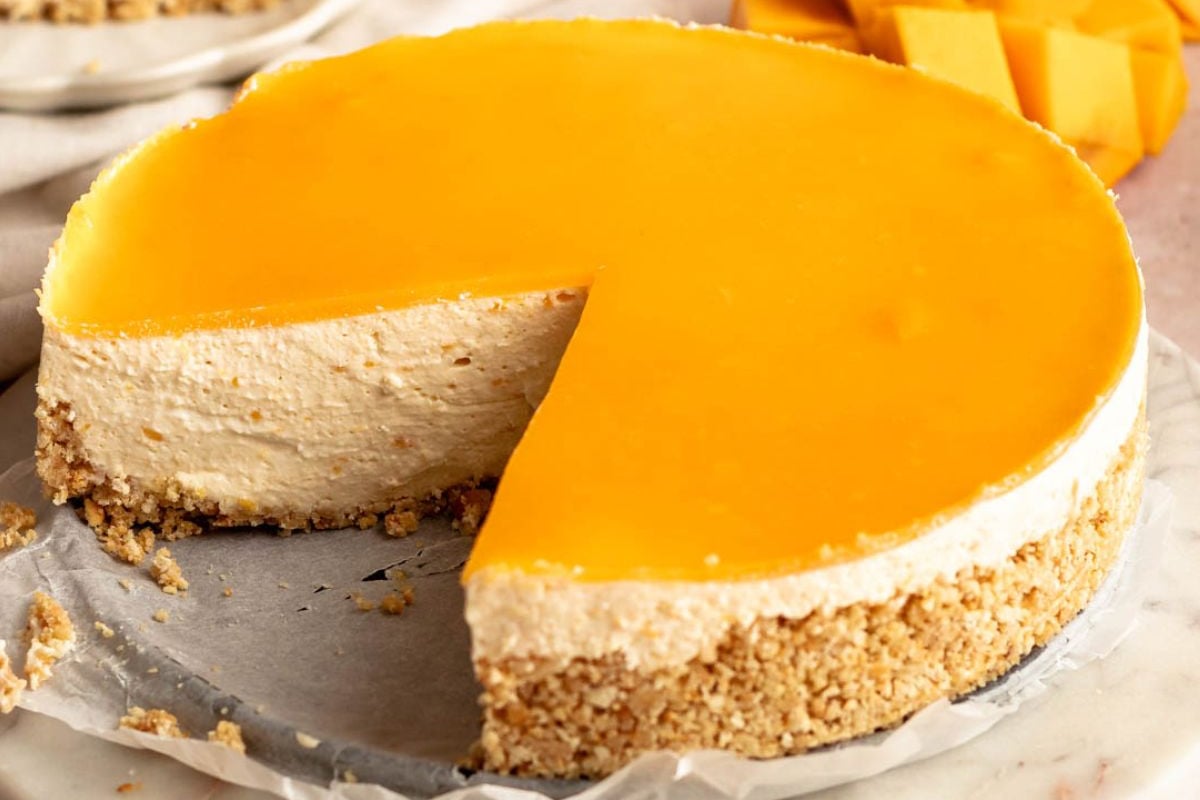 Mango pistachio cheesecake