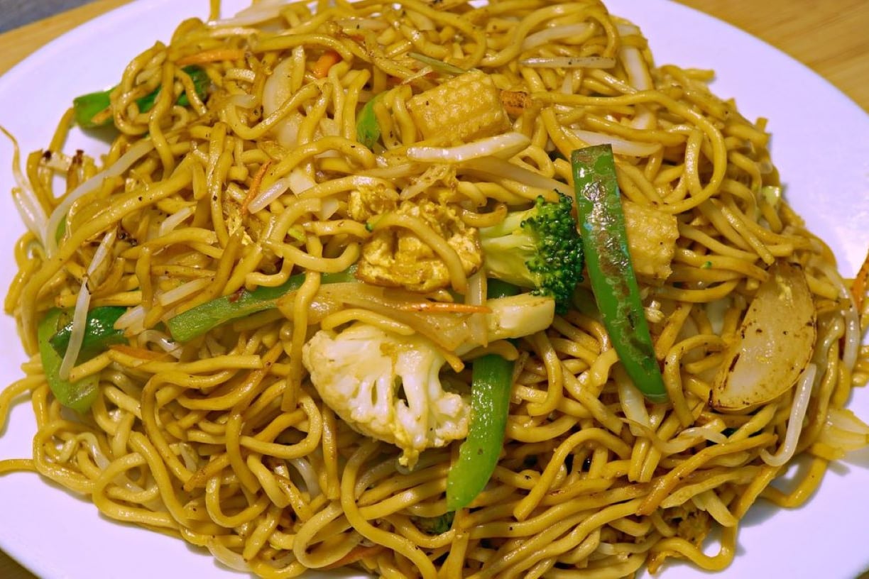 21. Hakka Chow-Mein (Chicken & Shrimp)