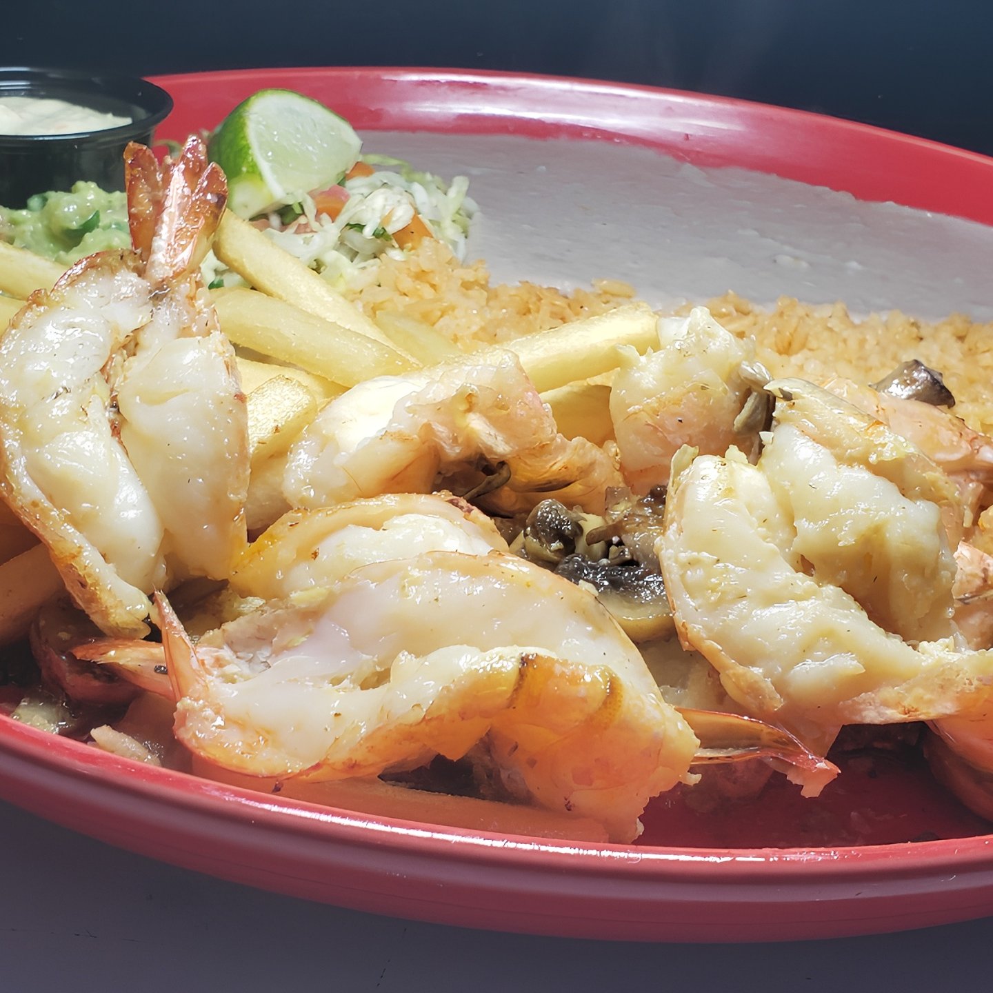 Camarones al mojo de / garlic butter.