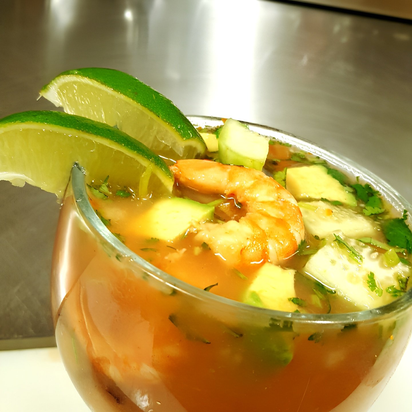 Cocktel de camaron frio.