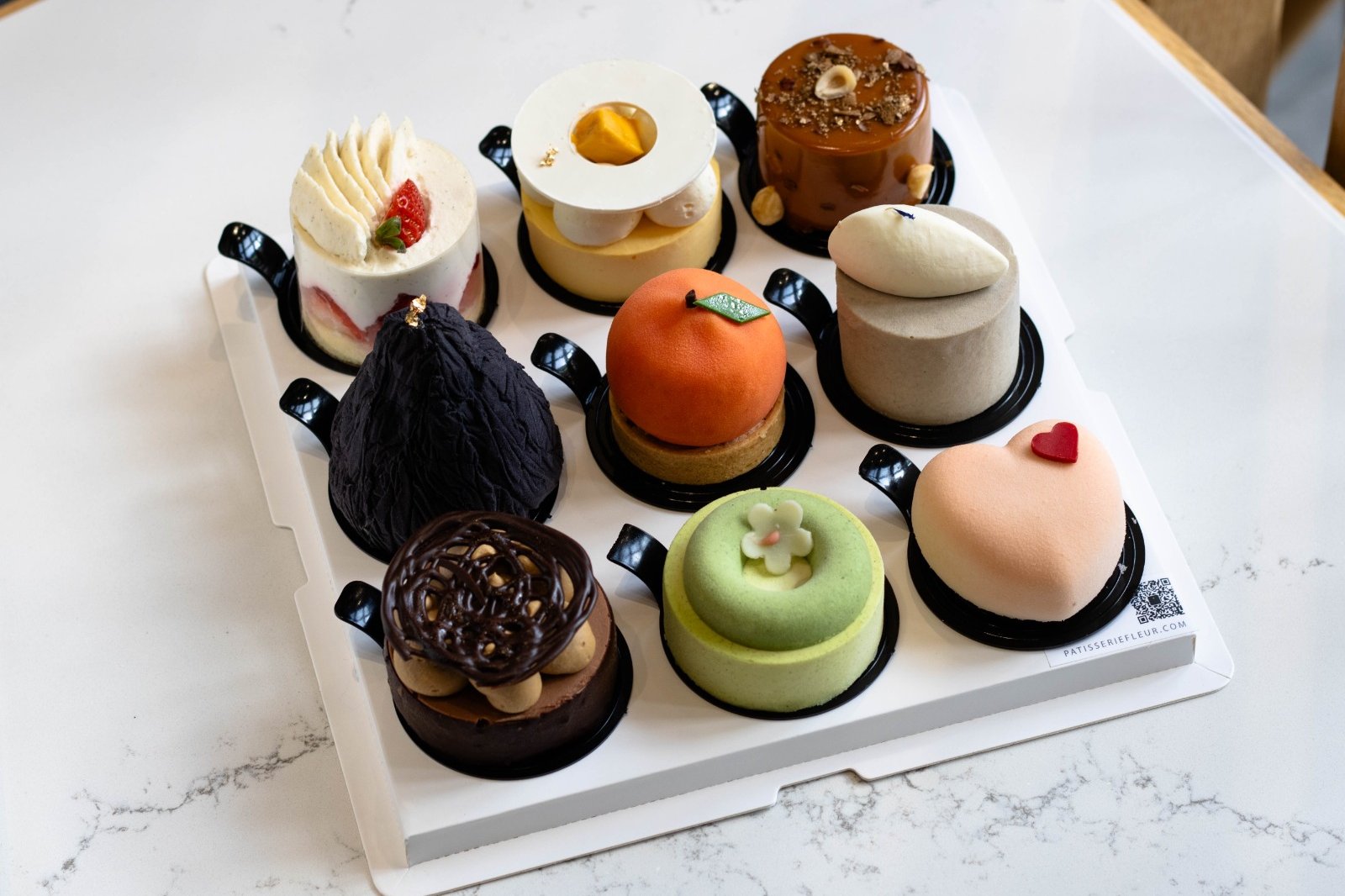 Mini Cakes Gift Set (9 pcs)