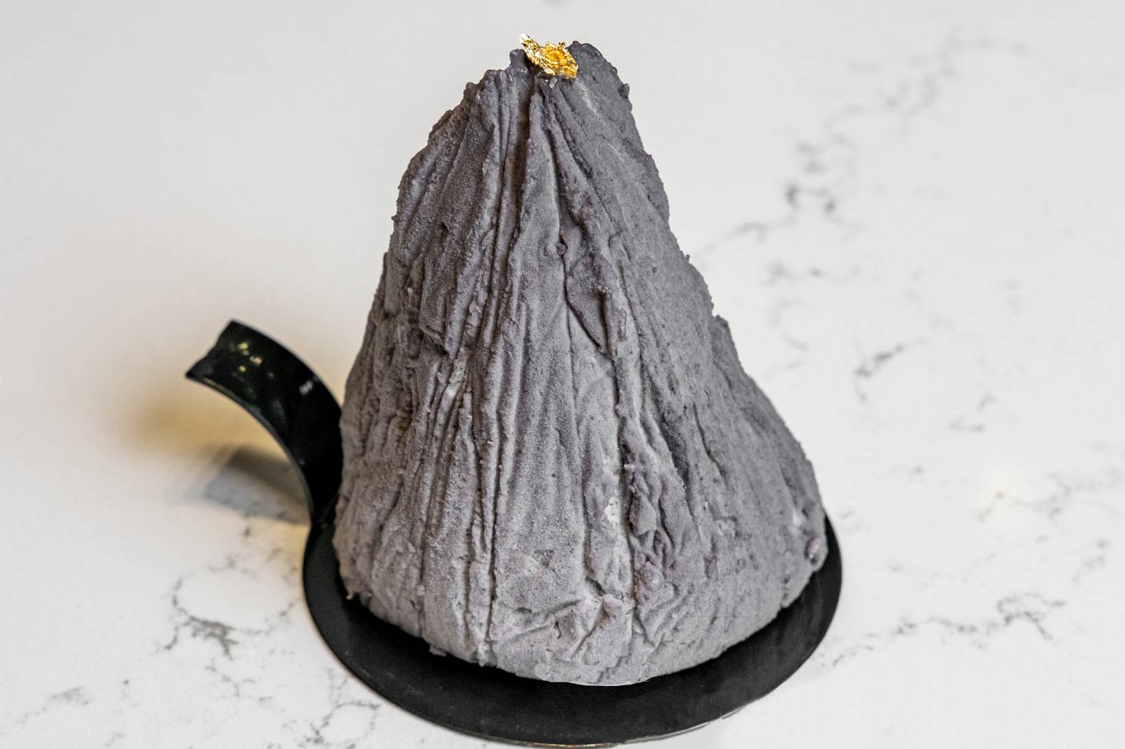 Sesame Noir Mini Cake