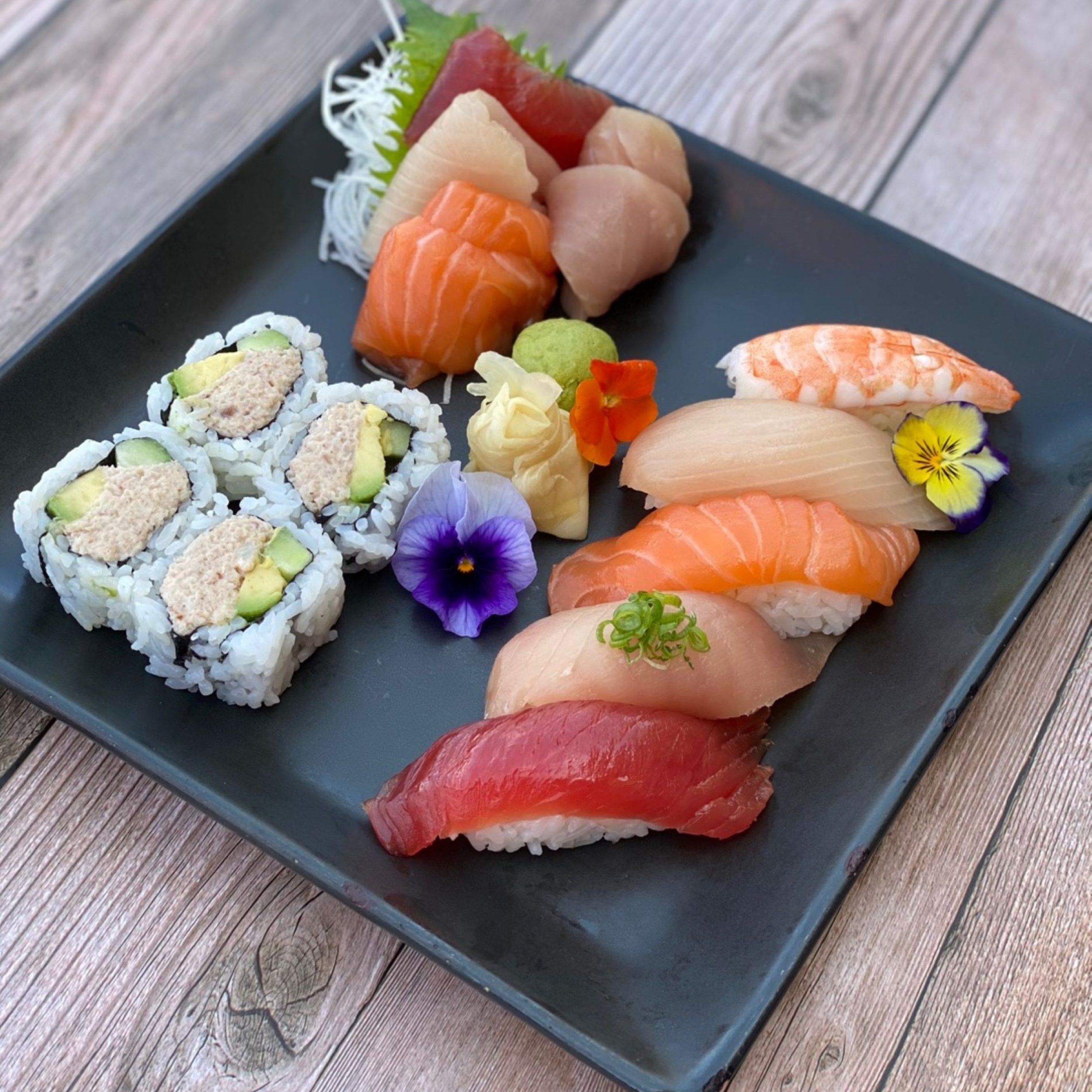 Sushi Sashimi Bluecrab Special.