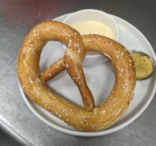 Bavarian Pretzel (V)