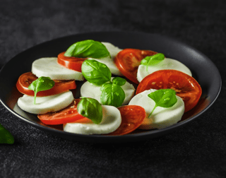 Fresh Mozzarella w/Tomato & Balsamic Vinegar