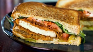 VEGAN CHICKEN CLUB