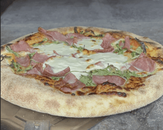 Burrata Bella (Burrata, Ham, Arugula)