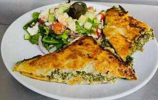 Spanakopita w/greek salad