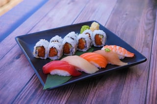 Sushi and Spicy Tuna Roll