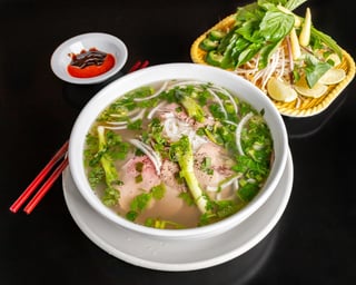 P5. Rare Steak & Brisket - Tái Nạm (M)