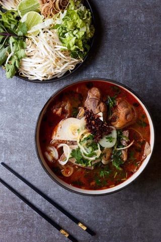 S4 Bun Bo Hue - Spicy Beef And Pork Noodle Soup