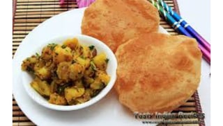 Aloo Poori (3)