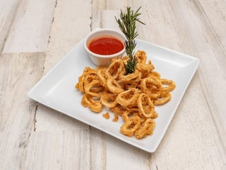 Calamari with marinara sauce or lemon aioli