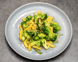 CAVATELLI WITH BROCCOLI, GARLIC & OIL