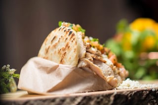 -Arepa Pollo al Grill/Grilled Chicken JUNIOR