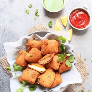 Paneer Pakora (Fried Indian Cheese)