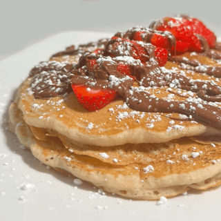 STRAWBERRY NUTELLA PANCAKES