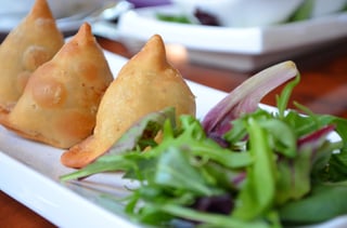 Vegetable Samosas (V)