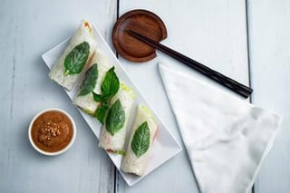 Fresh Spring Rolls w/Peanut Sauce (12 pcs)