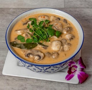 Small Tom Kha Soup (Coconut Milk Soup)