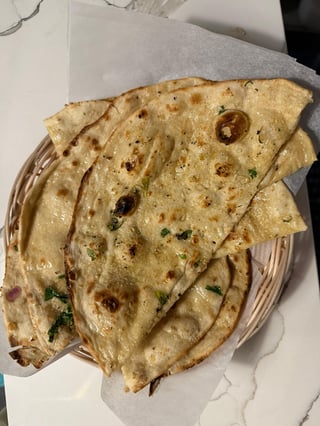 Garlic Naan (v, d)