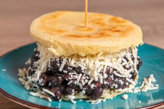 Arepa Dominó