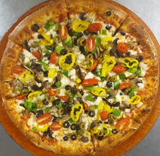 14" Garden Veggie Pizza