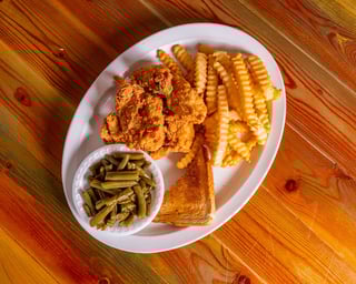 4 pc Dark FRIED Chicken w/ 2 sides & Toast