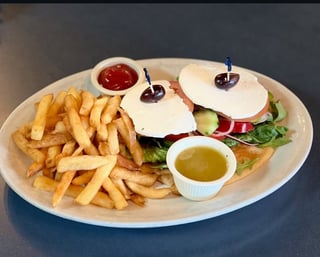Veggie Greek Salad Pita