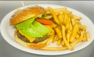 California Burger Deluxe