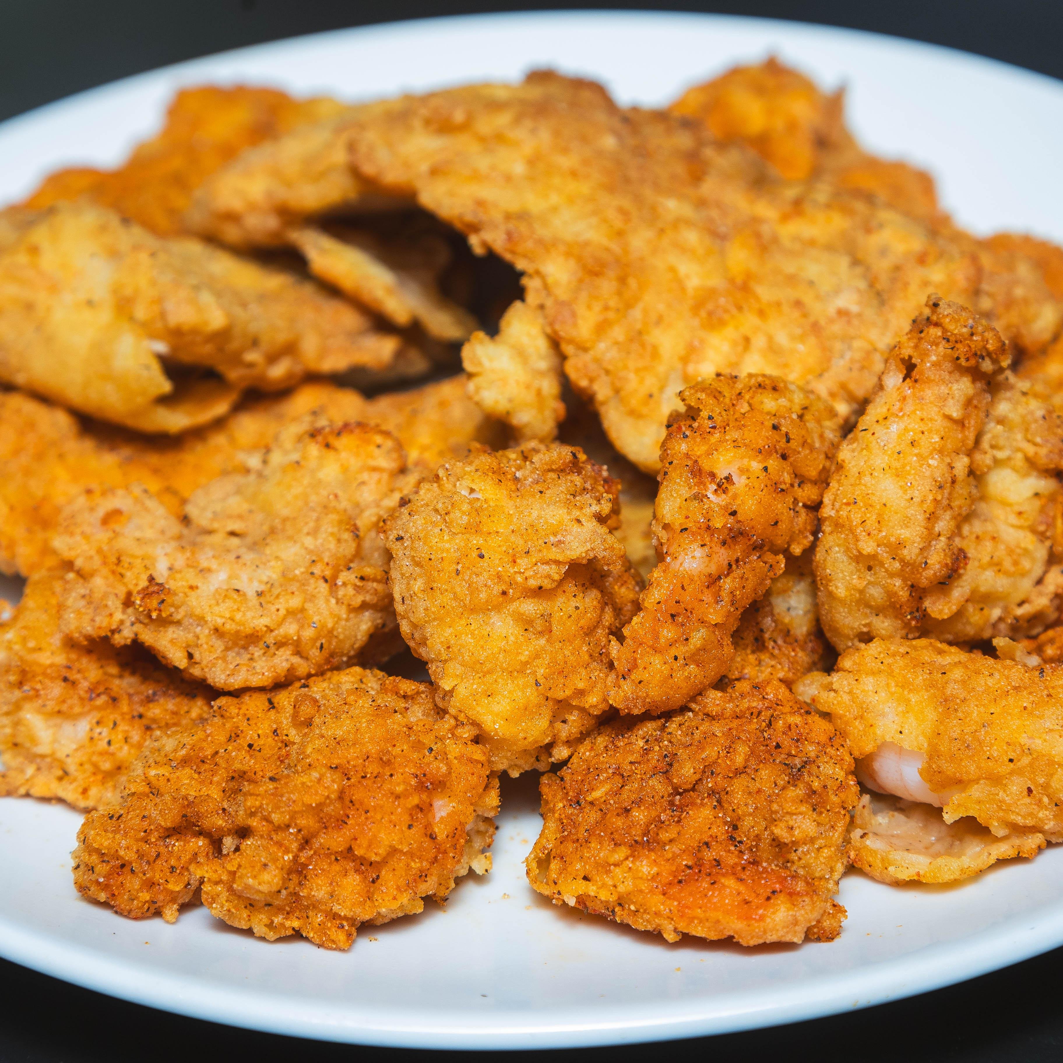 Fried Fish & Jumbo Shrimp Basket.