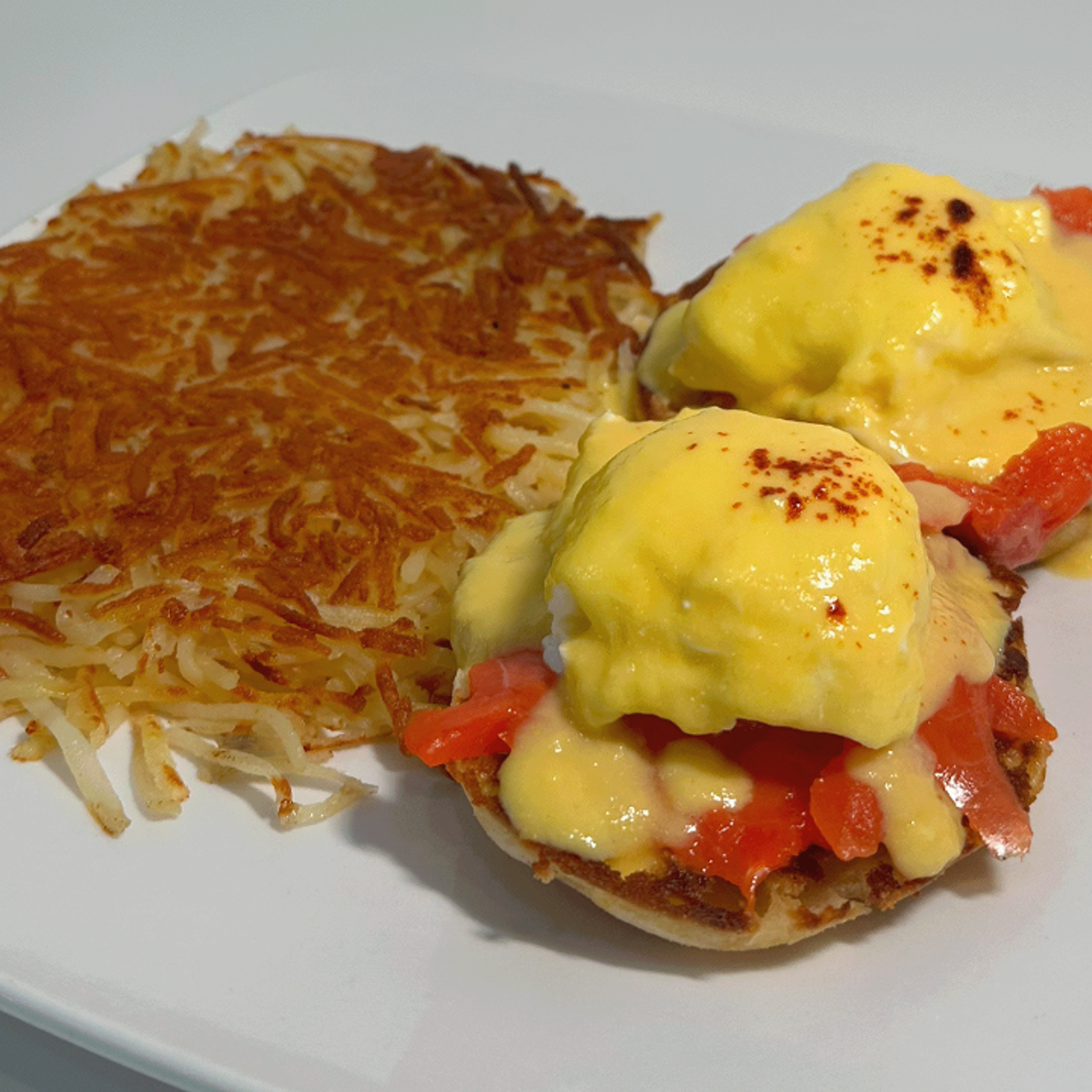 SMOKED SALMON BENEDICT.