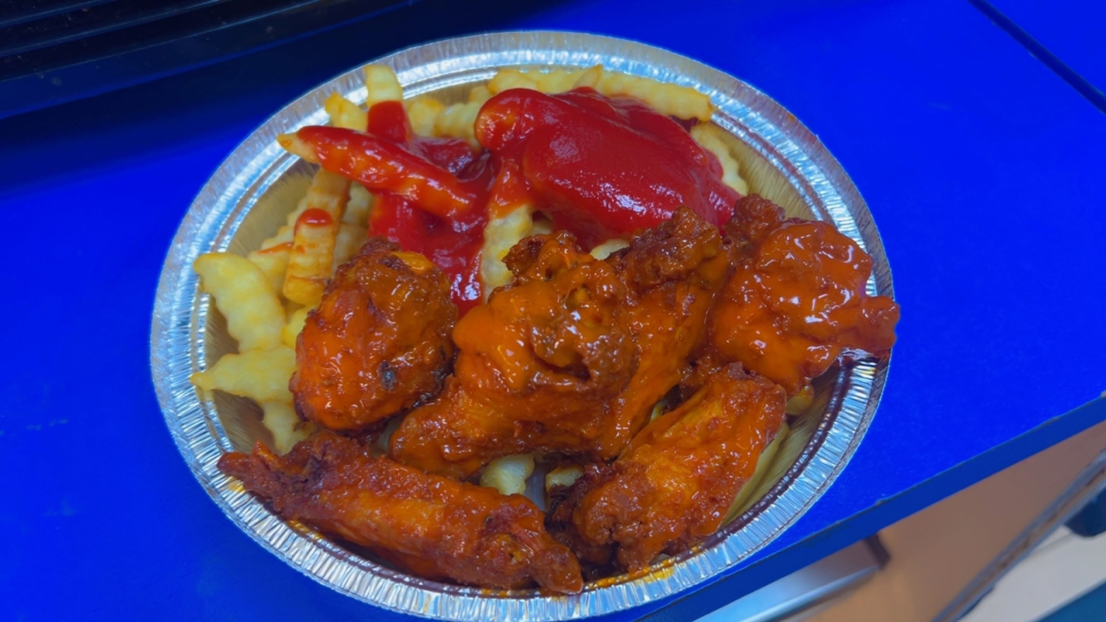 Wings (8 pc) & fries.