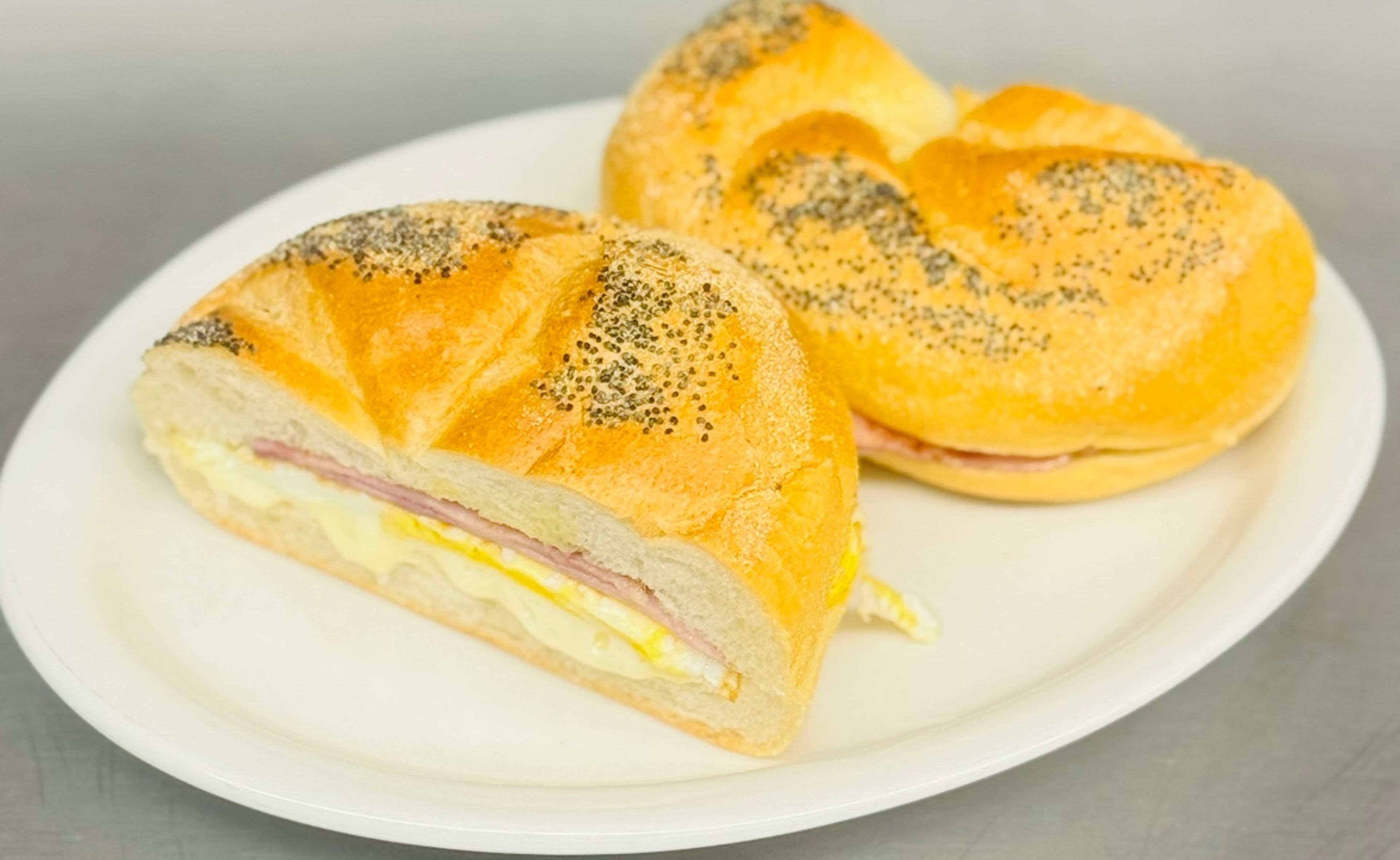 Ham & Egg Hard Roll.