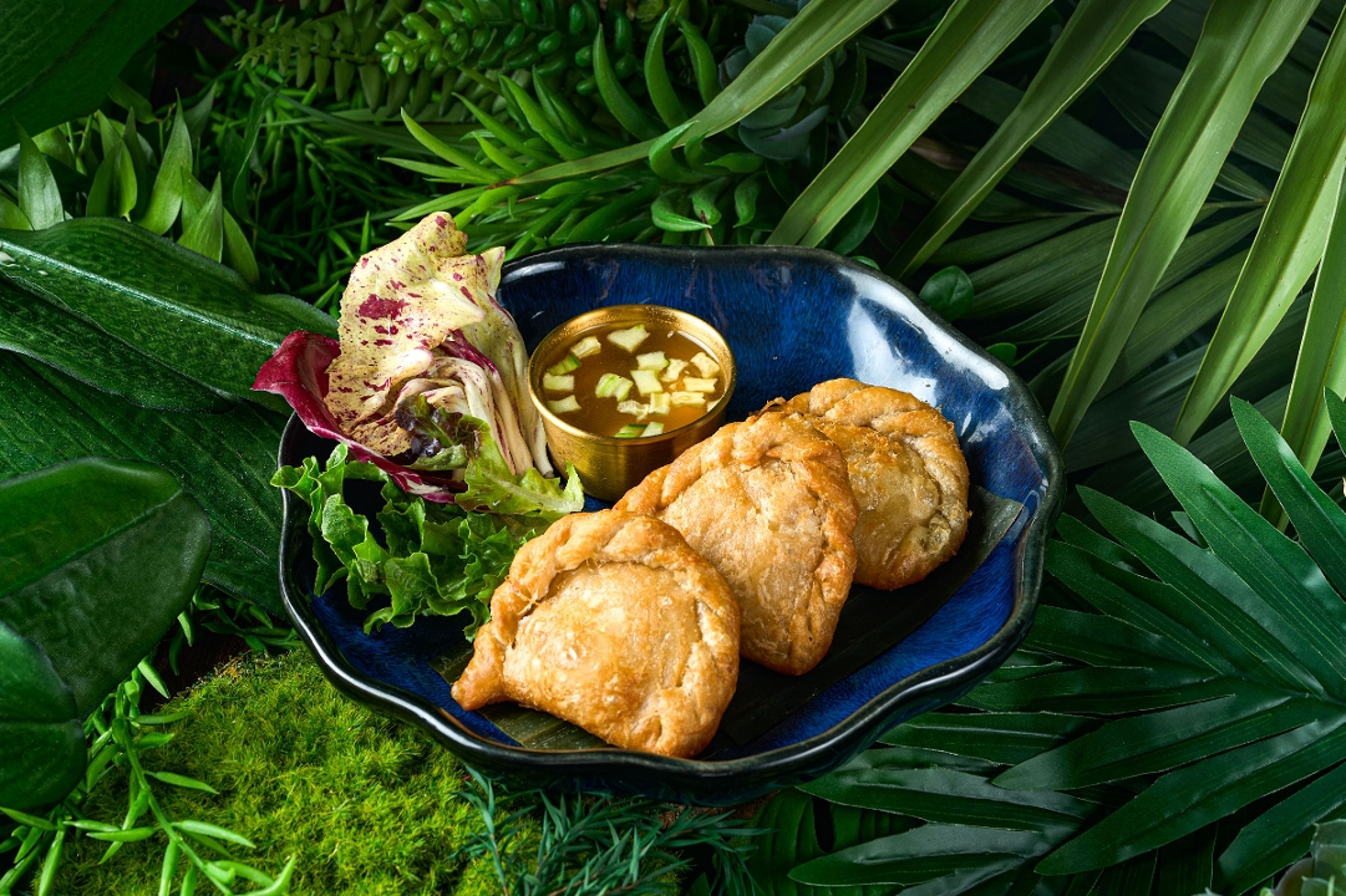 Chicken Curry Puffs (18 pcs).