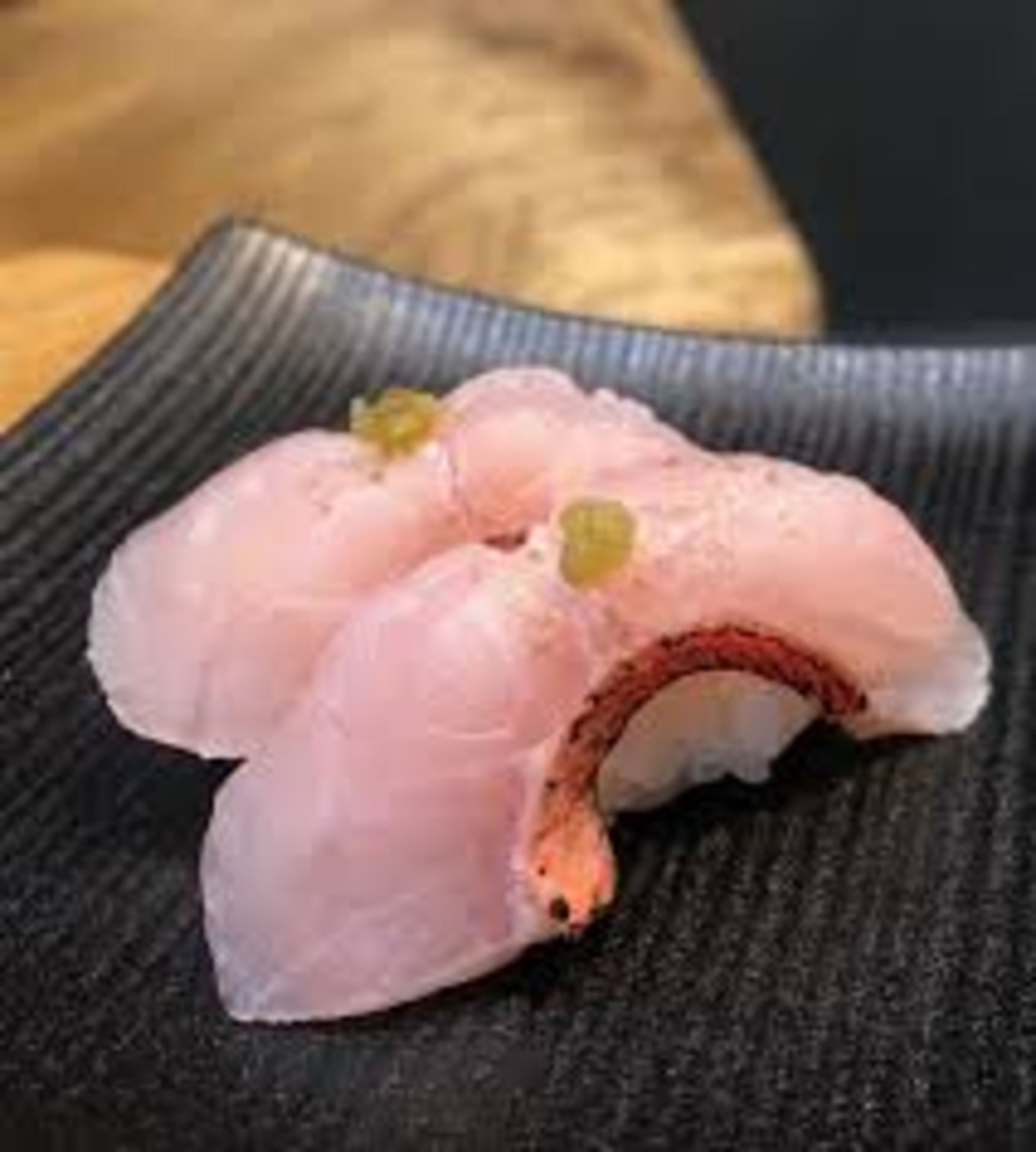 2 Pieces Sushi "Kinmedai" Golden Eye Snapper.