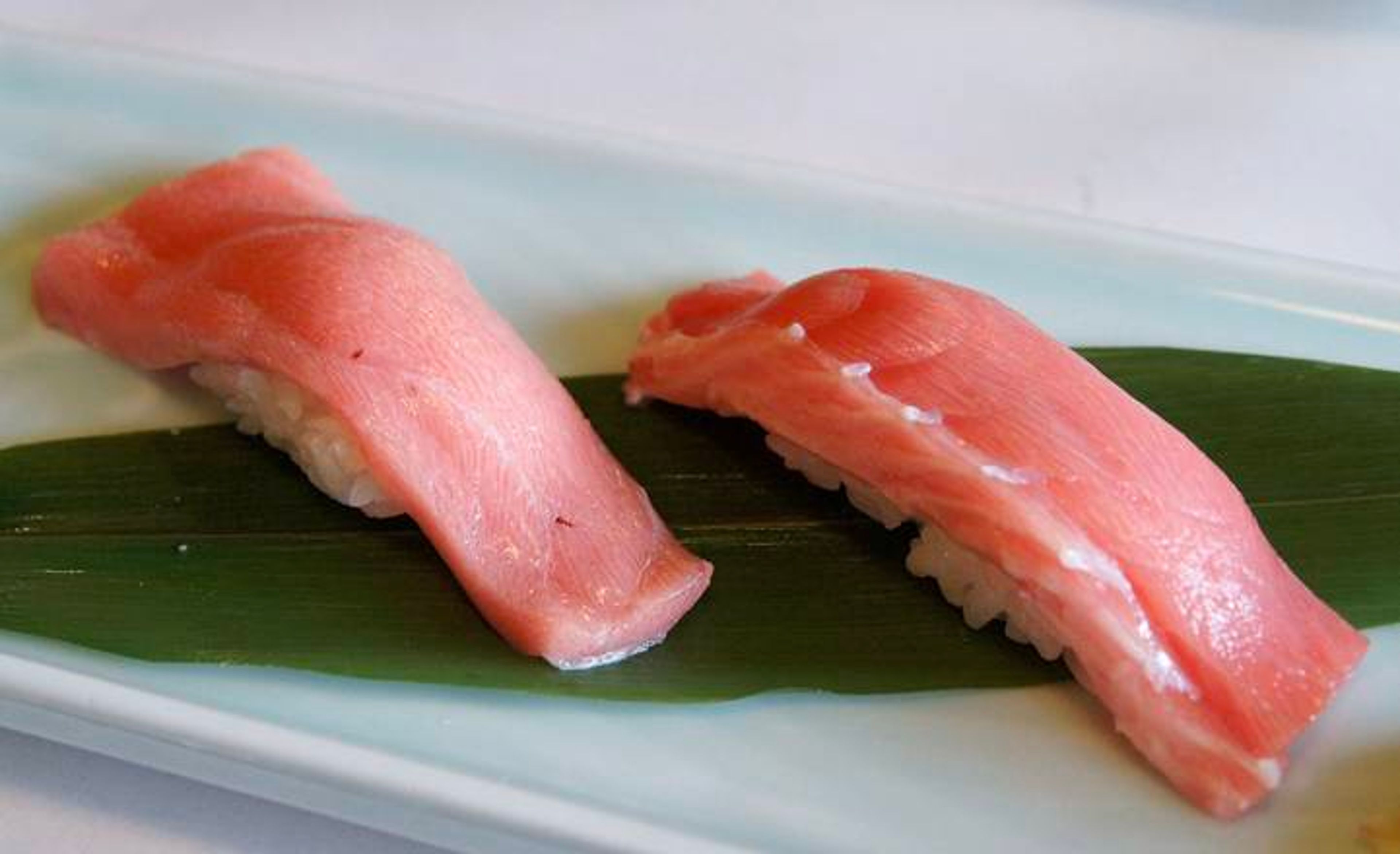 Lean Tuna (Maguro) (2 pcs).