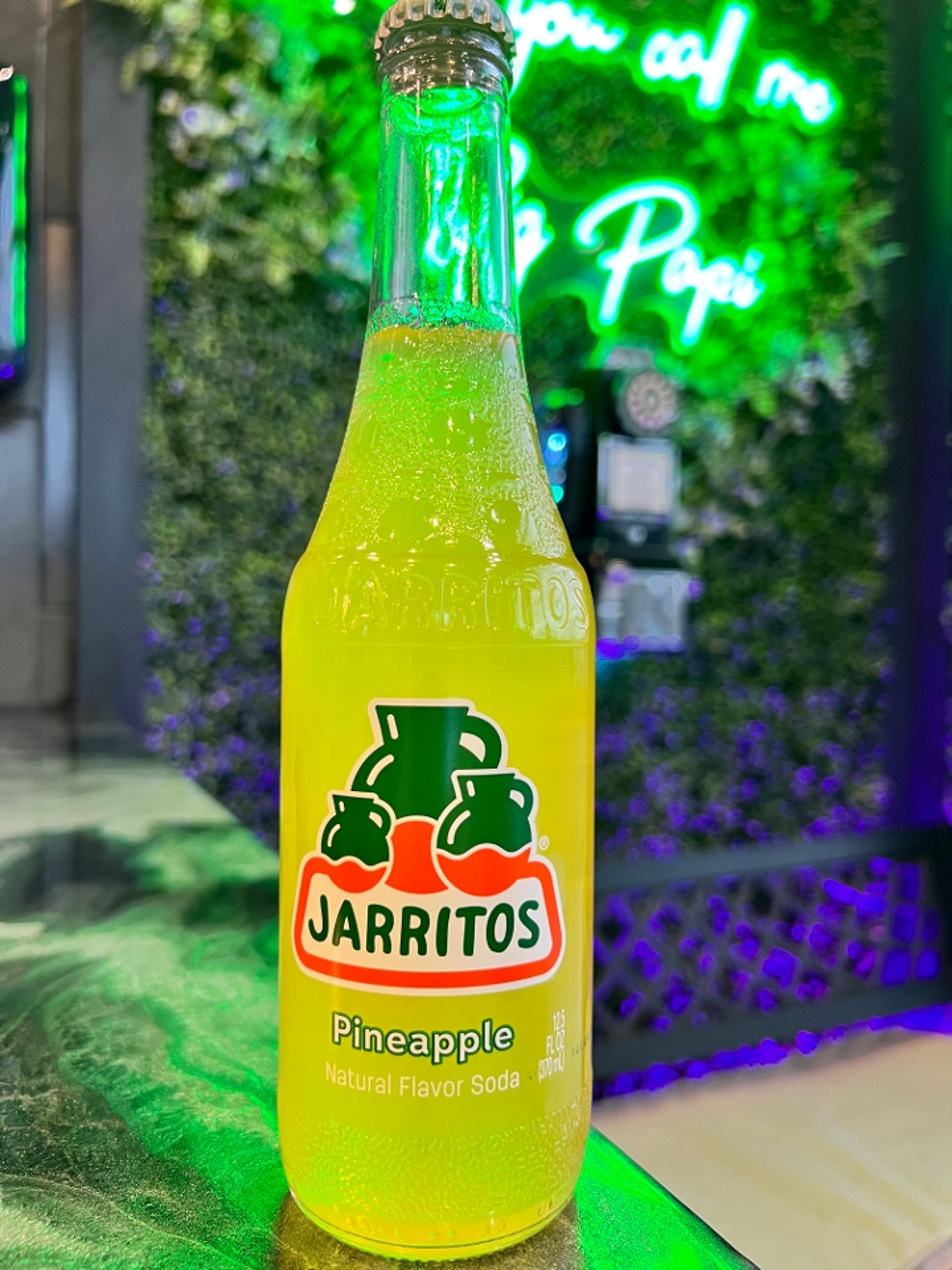 Jarritos (Pineapple).
