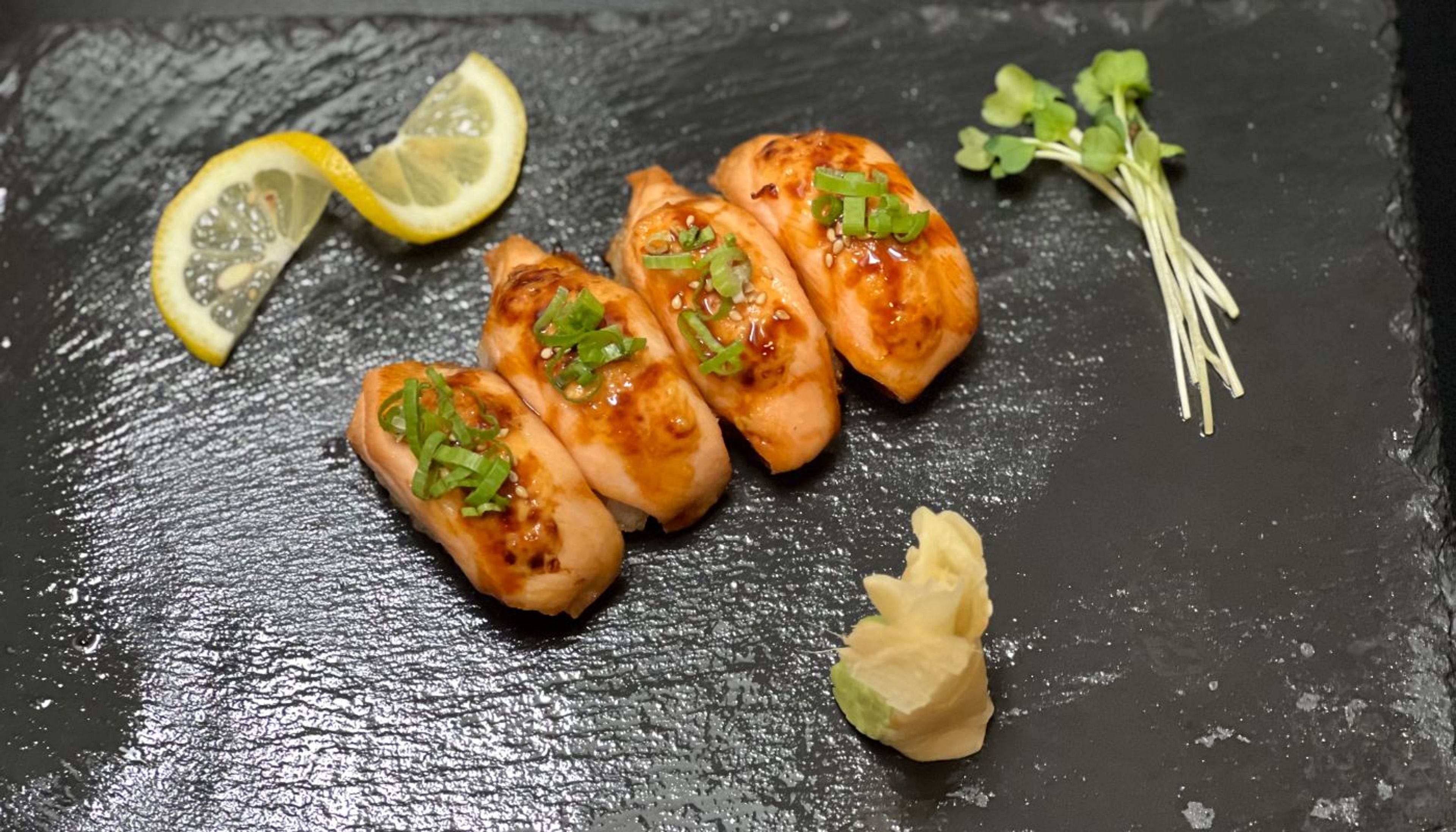 Baked Salmon Nigiri - 3 pcs.