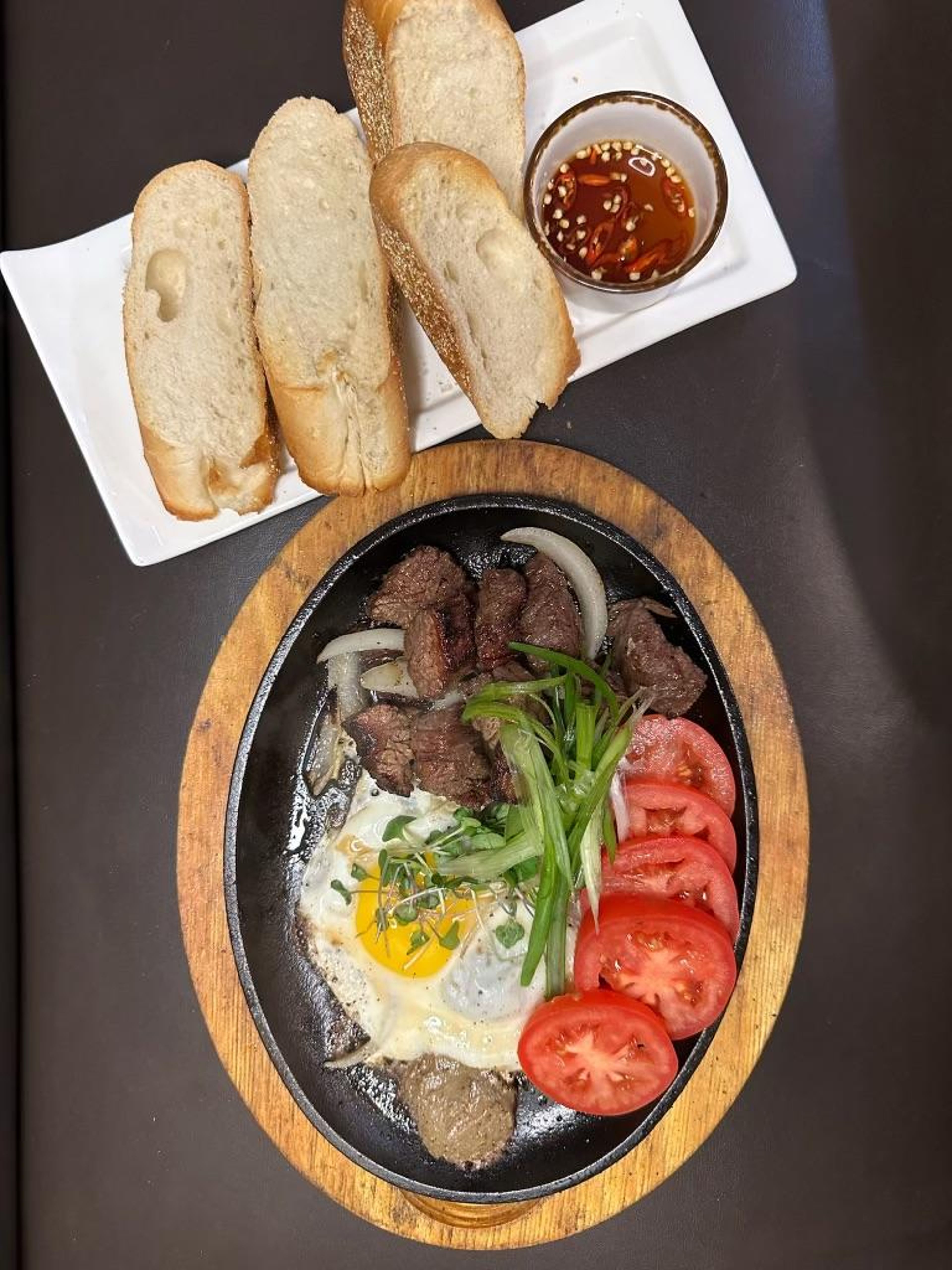 Steak & Eggs (Bo Ne).