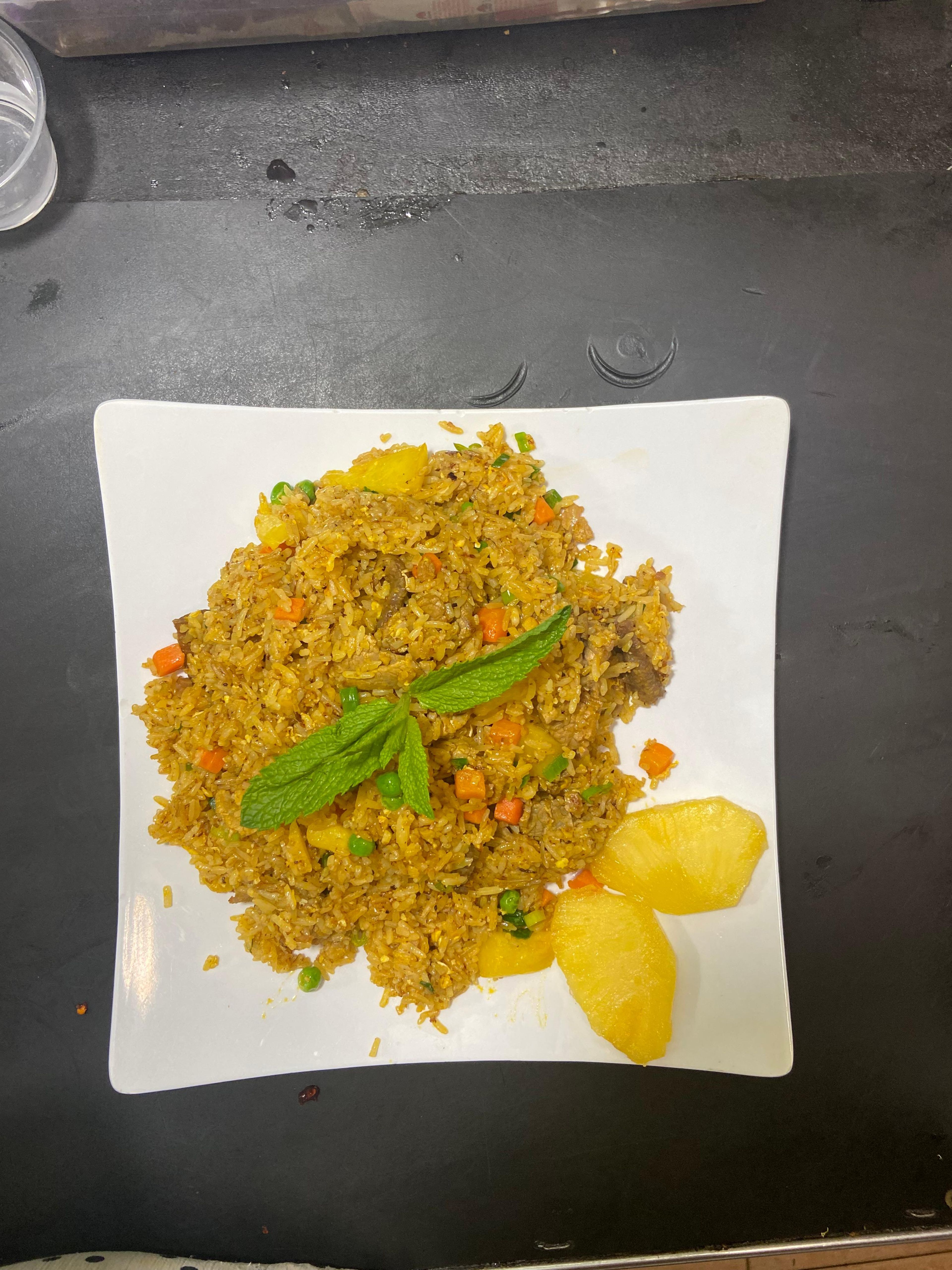 F9- pineapple fried rice- com chien Thai.