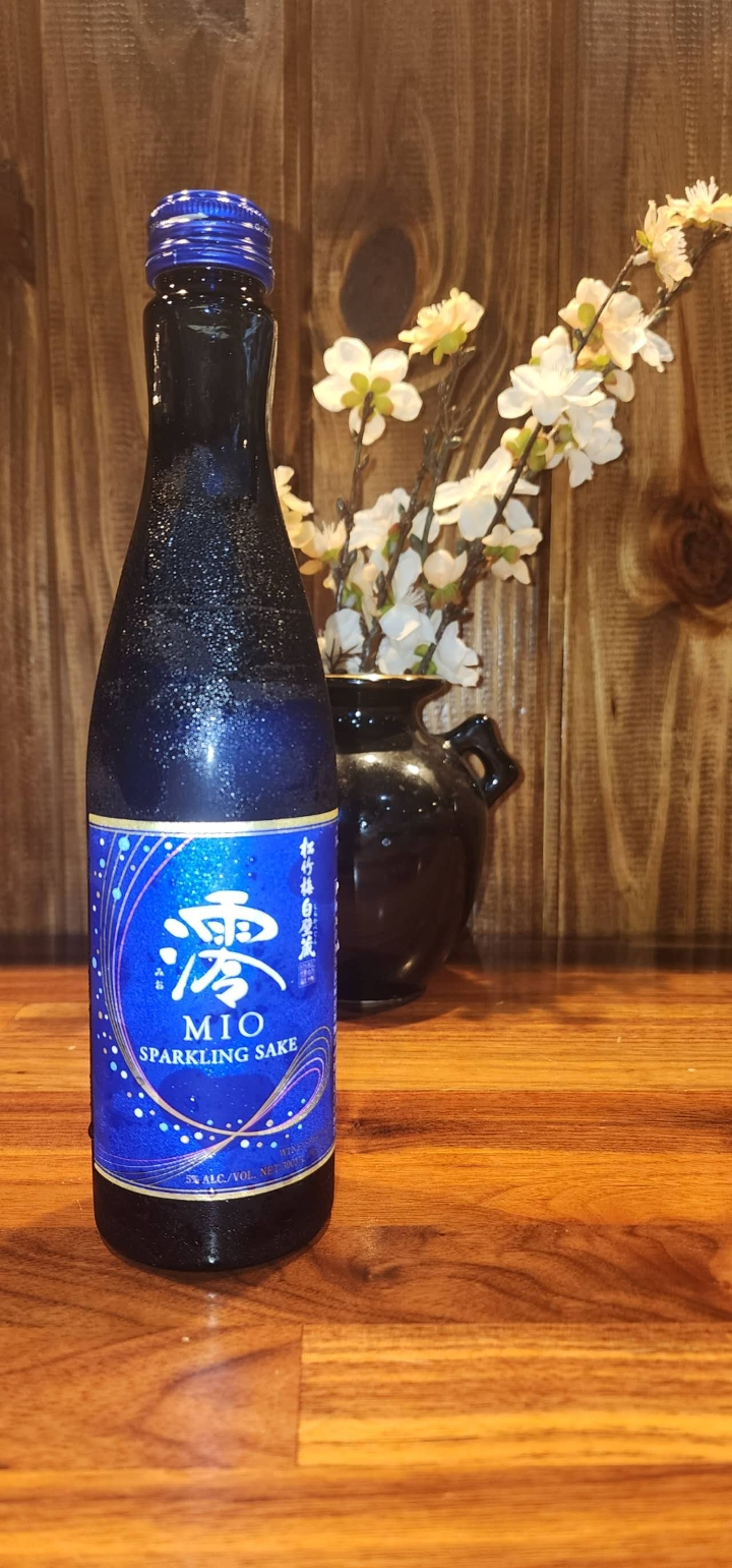 MIO SPARKLING SAKE.