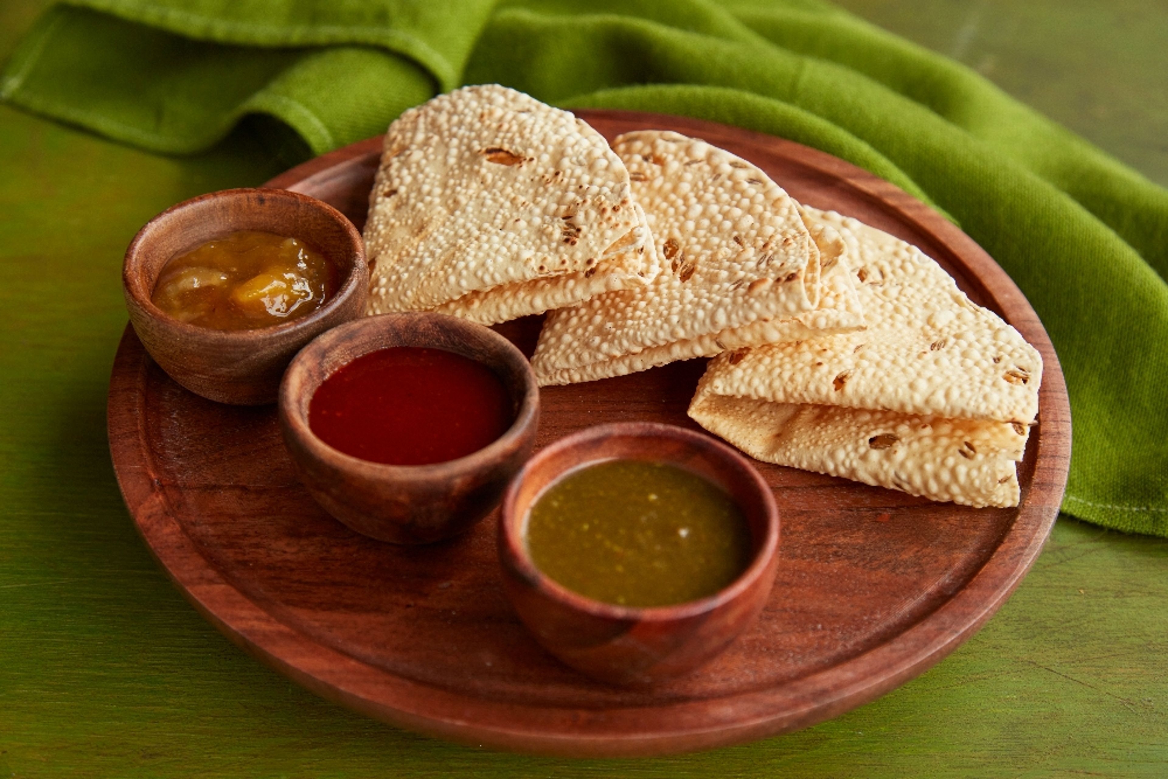 Pappadum & Chutney | vegan, gf.