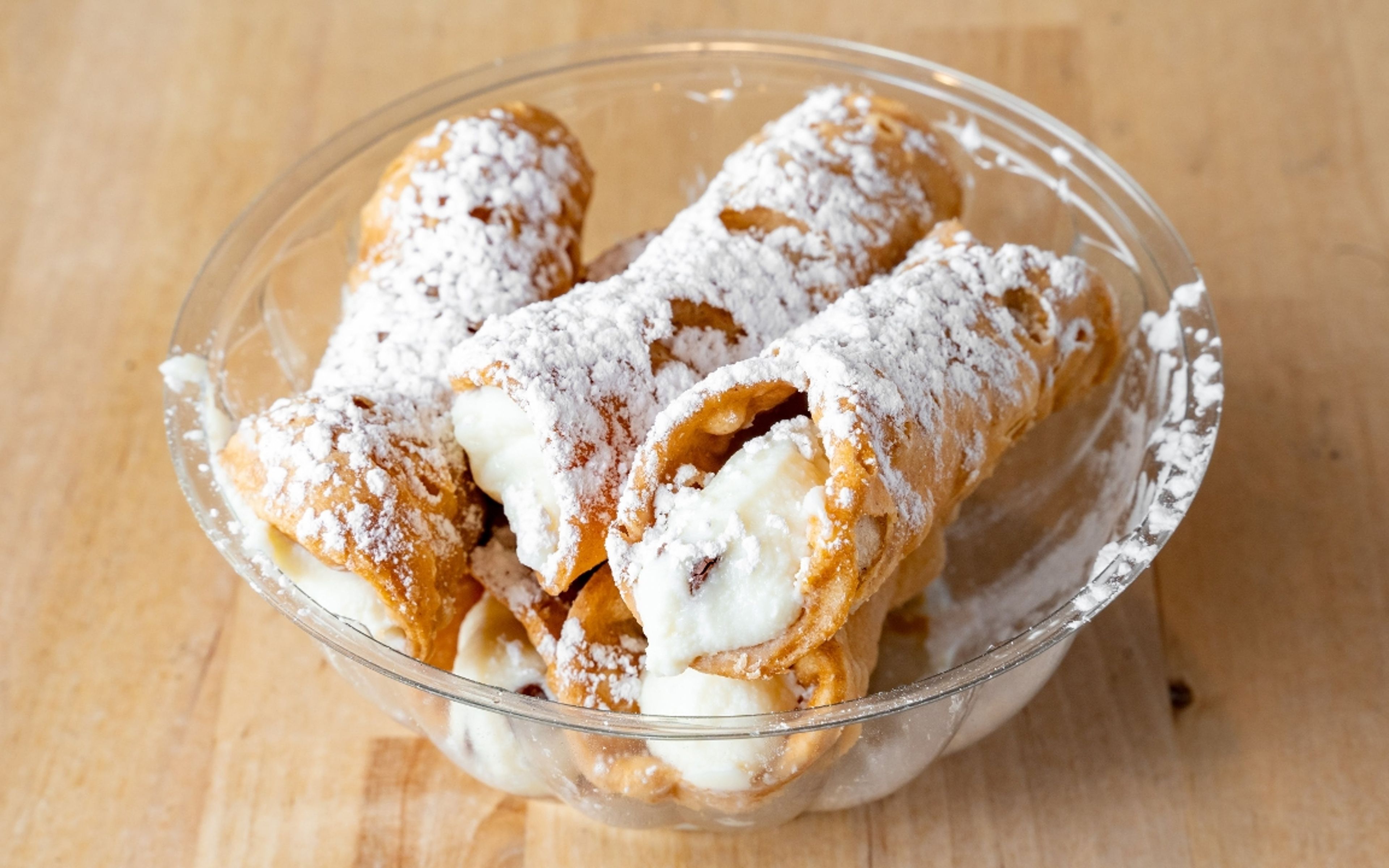 Cannoli.