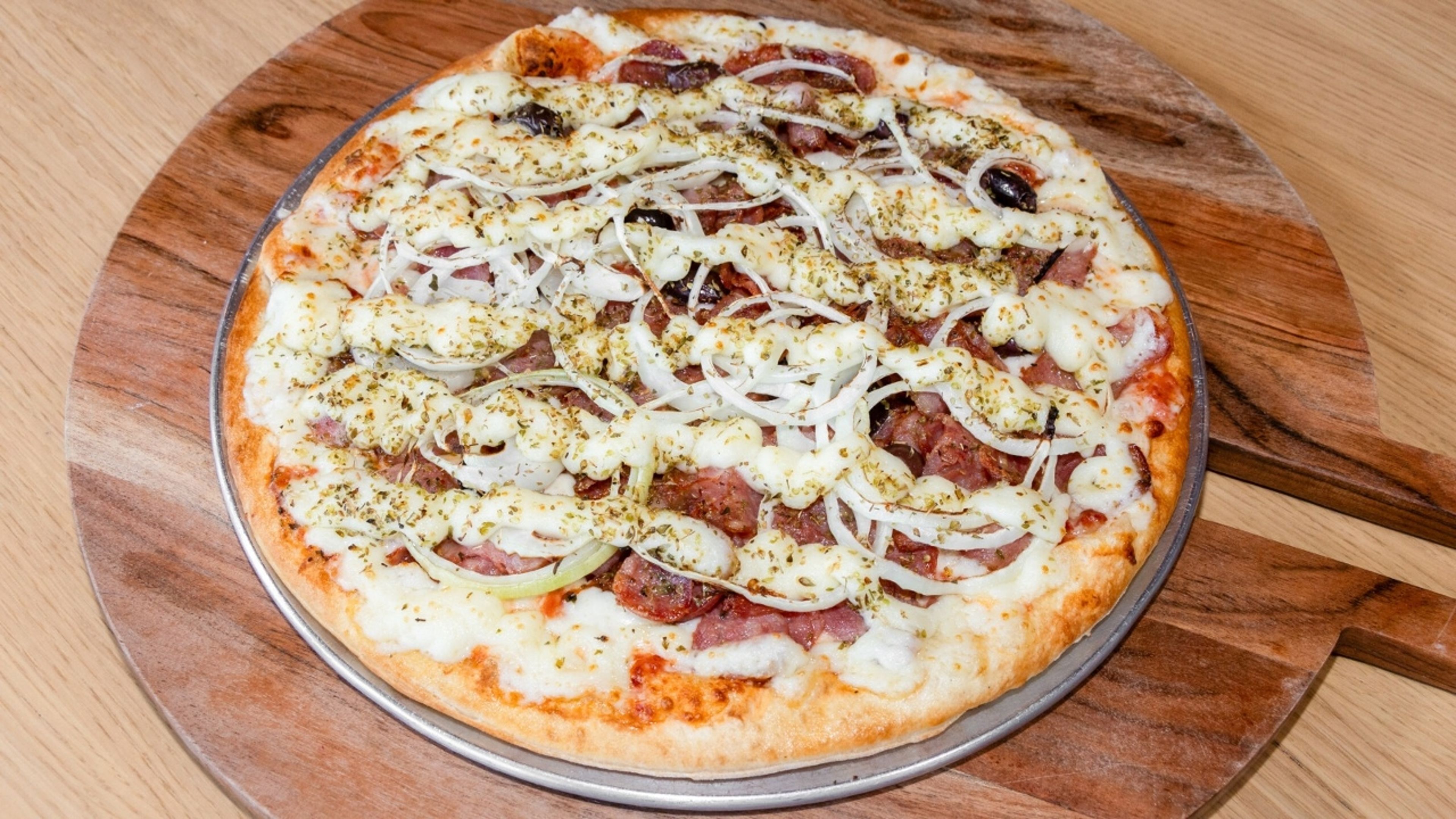 Calabresa Catupiry Pizza.