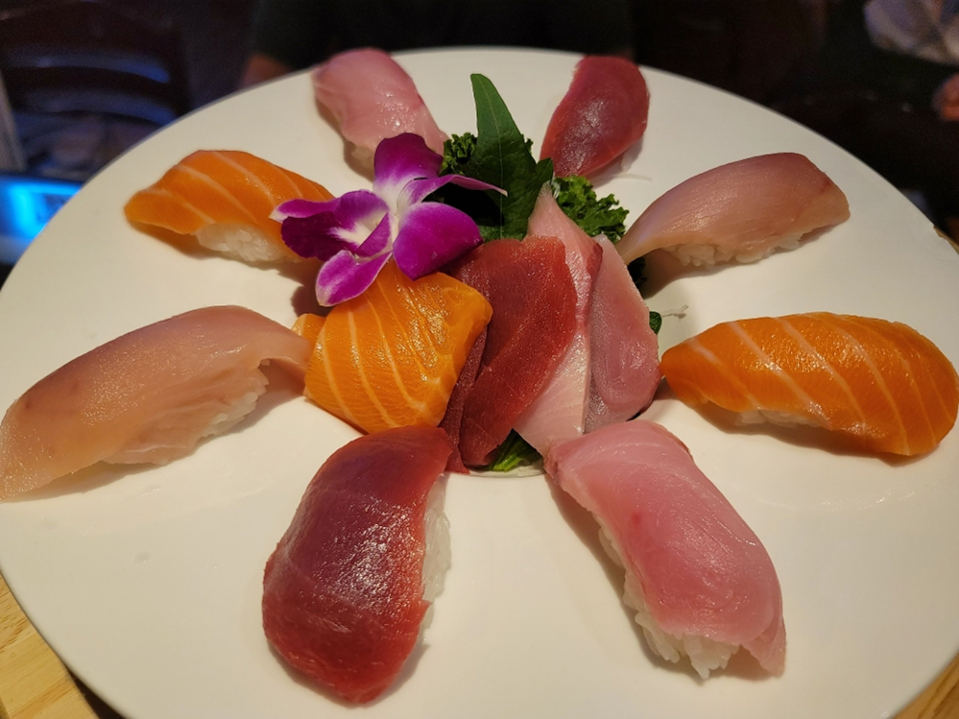 SU2-YANAGI DELUXE (8PCS SUSHI 6PCS SASHIMI)