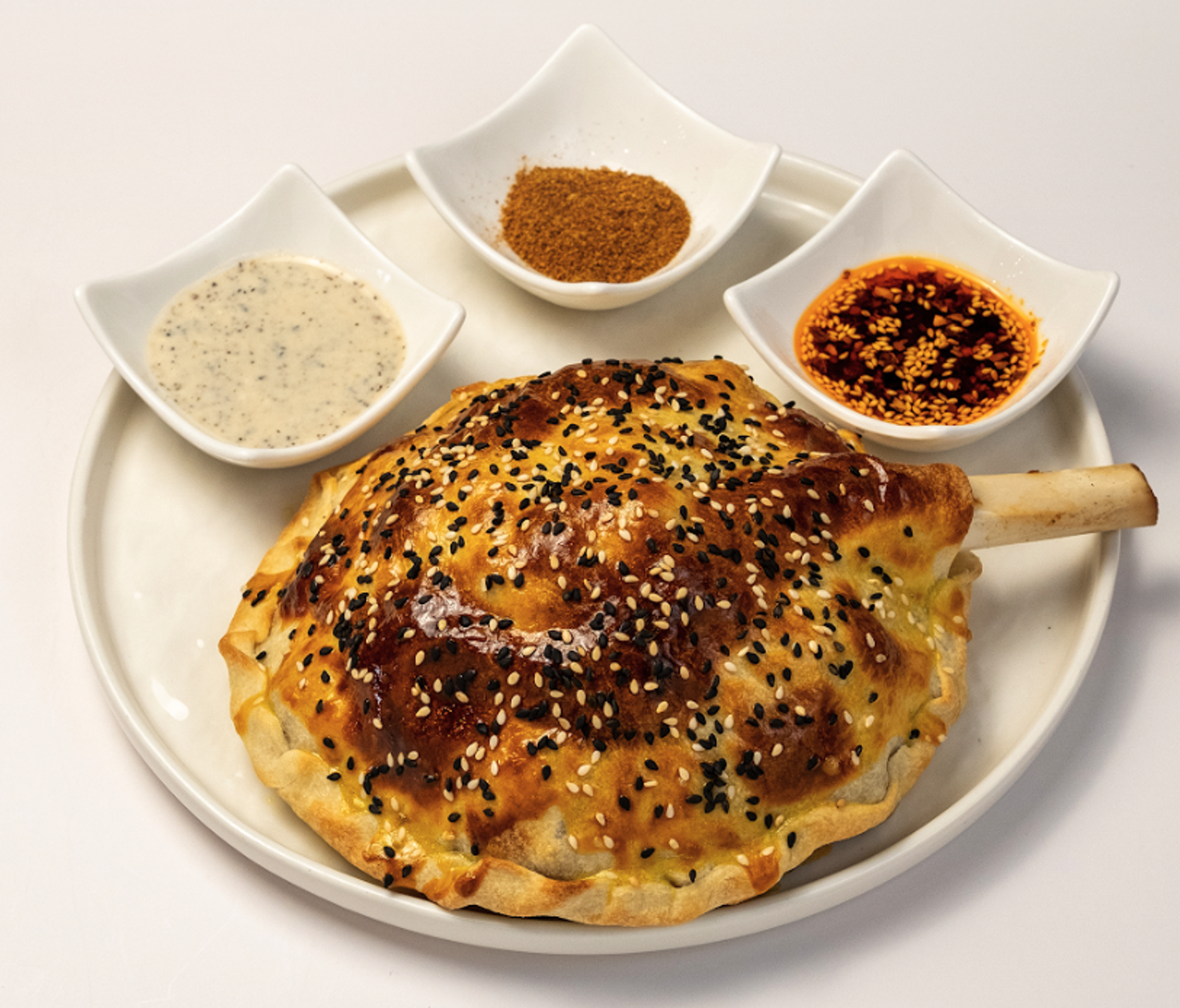 Wellington-Style Roasted Lamb Shank 惠灵顿风羊腿面包.