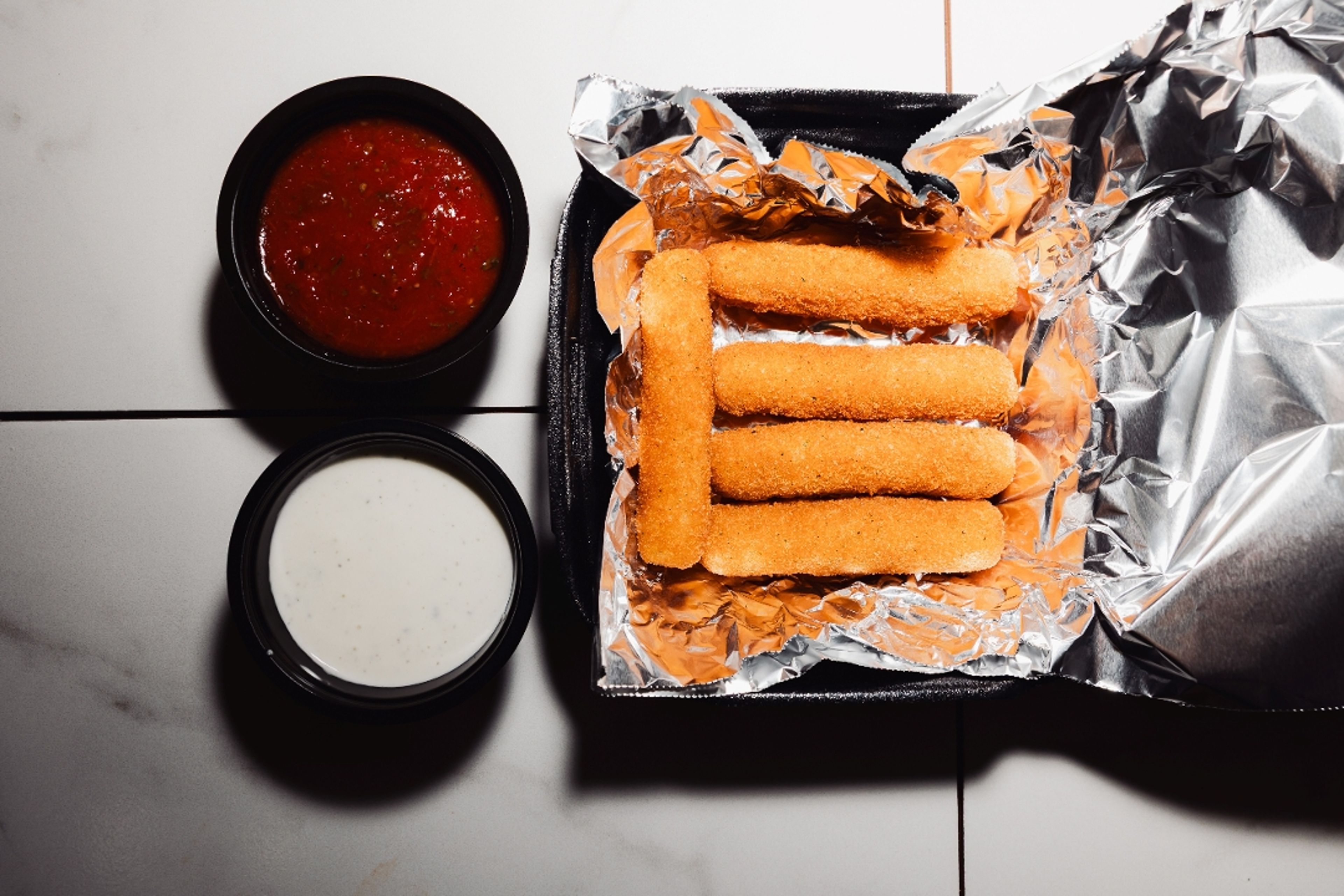 Mozzarella Cheese Sticks (5 PC).