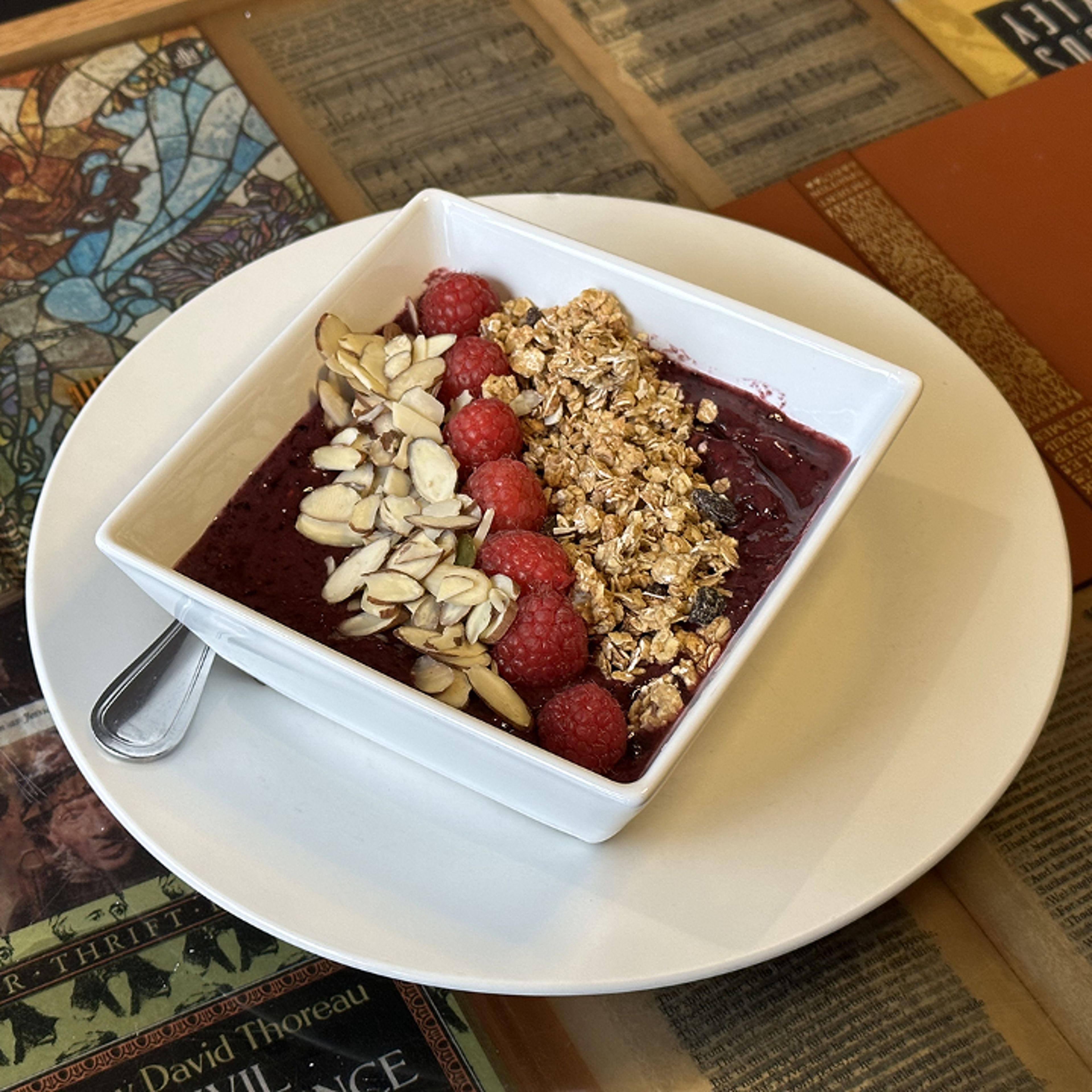 Berries Smoothie Bowl.