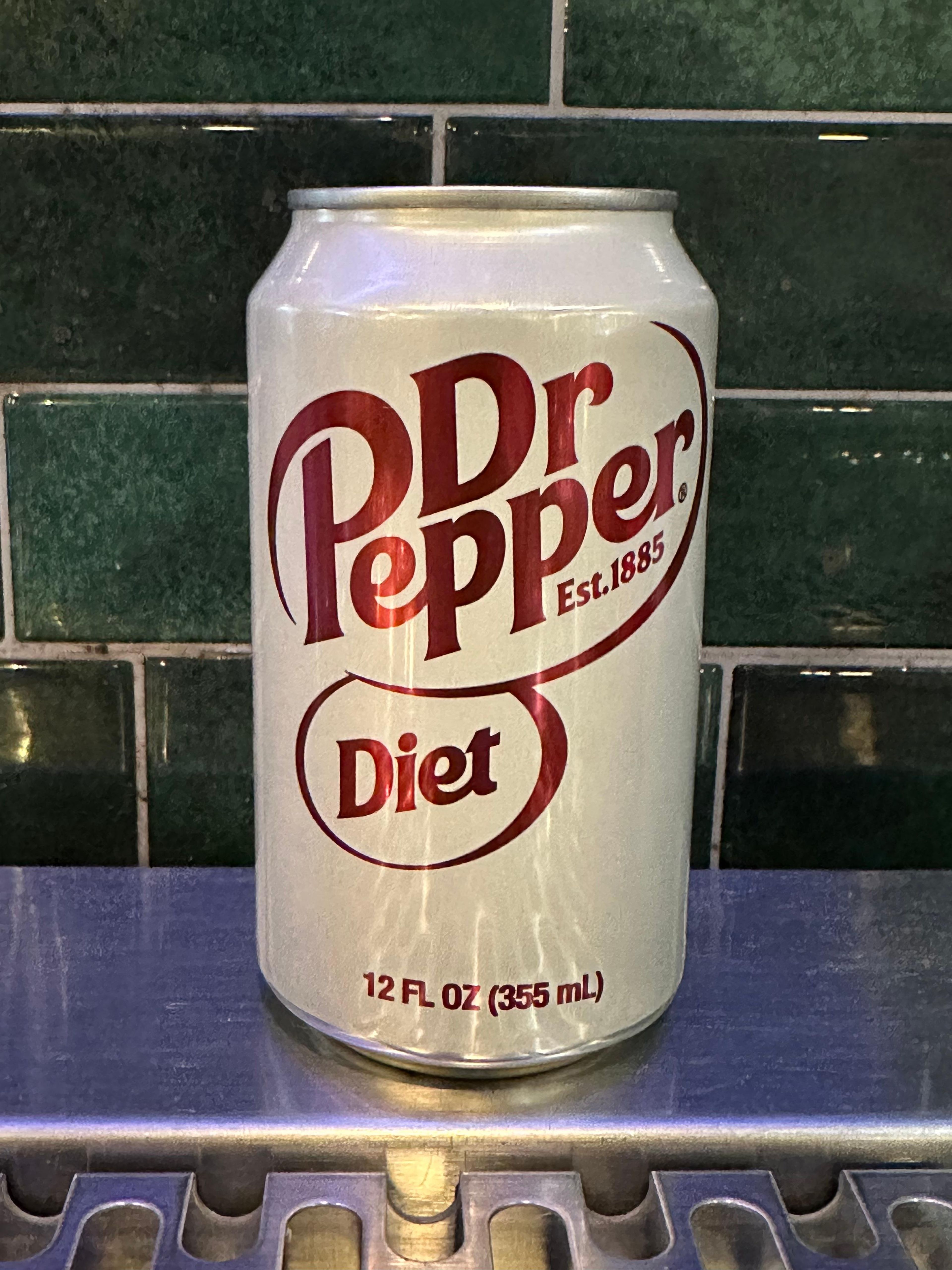 Diet Dr. Pepper (12 oz can).